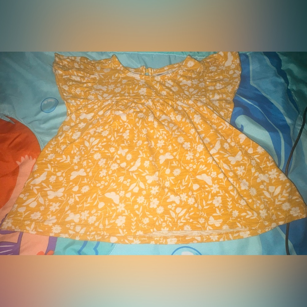 6 for $12 Old Navy Yellow Floral Blouse